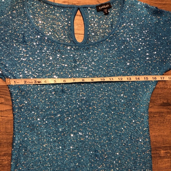 Bebe cutout shoulder sequin knit top blue XS - Picture 4 of 6